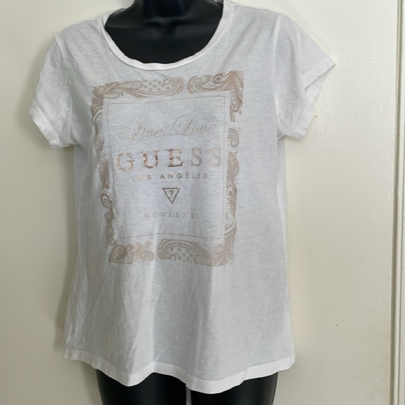 GUESS Lt. Weight Tee - Picture 2 of 6
